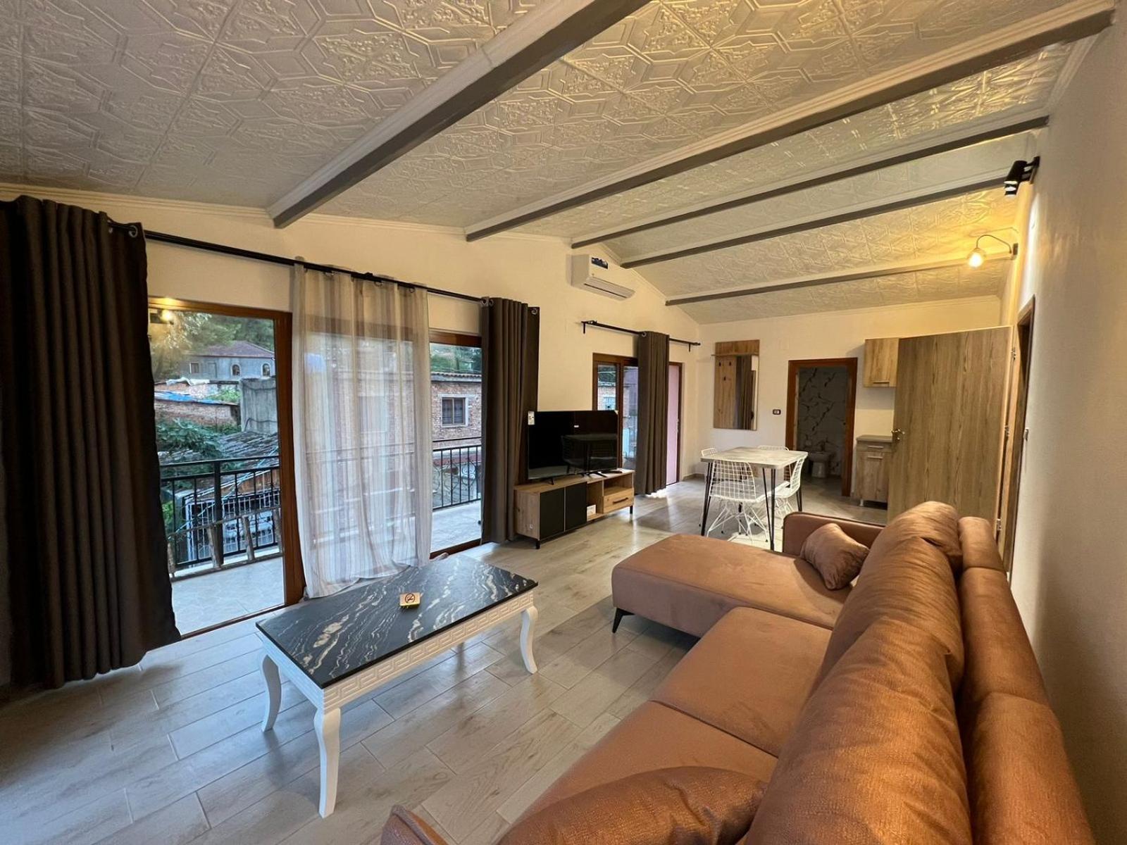 Sajmir Suites Përmet Exterior foto